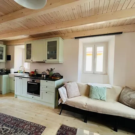 Traditional Detached Corfu House, 50m To Village Square Hébergement de vacances Liapades